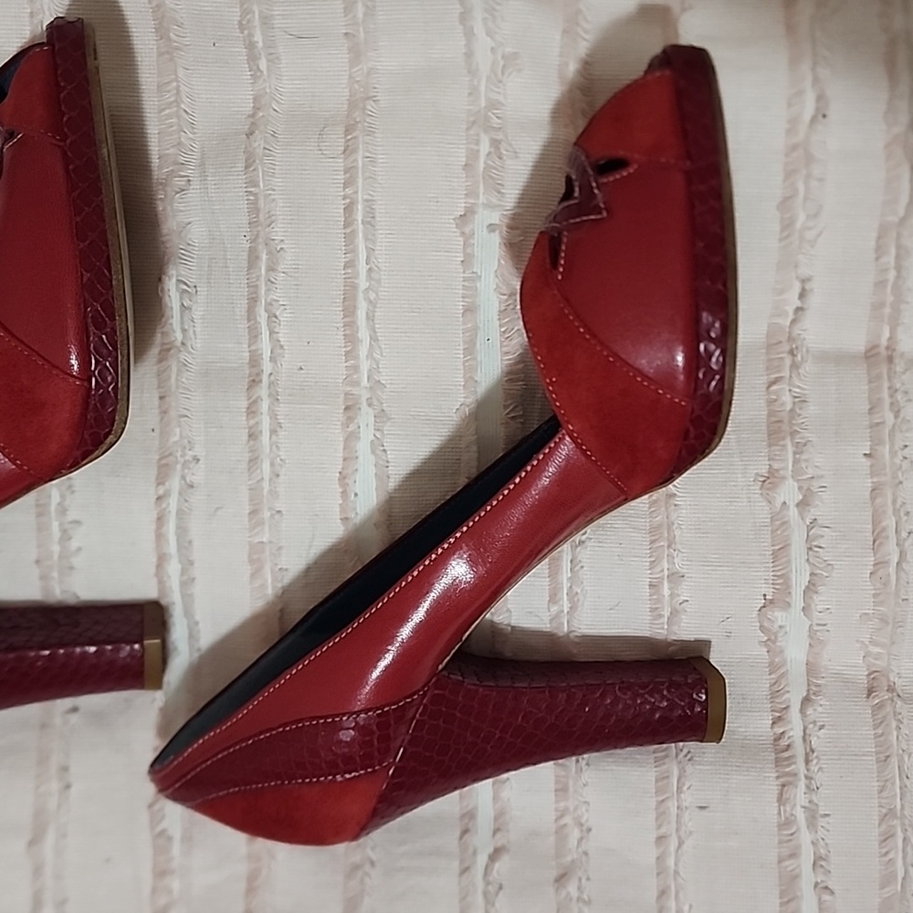 Marc Jacobs Red Suede Snake Print Peep-Toe Heels - Picture 8 of 17